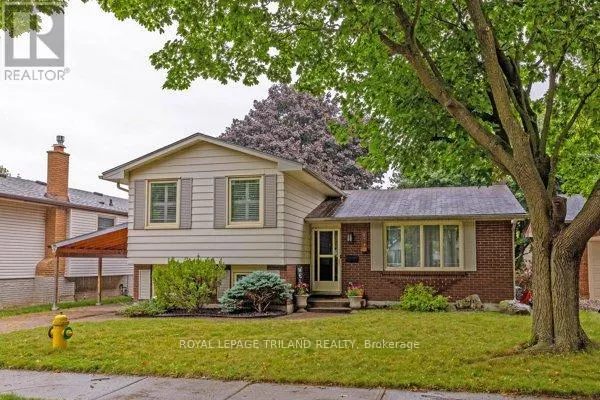 17 WINDING WAY CRESCENT