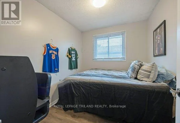 17 WINDING WAY CRESCENT