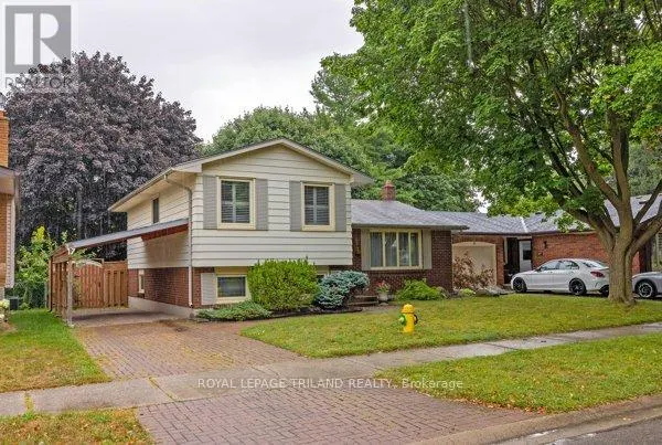 17 WINDING WAY CRESCENT