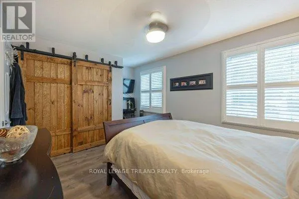 17 WINDING WAY CRESCENT