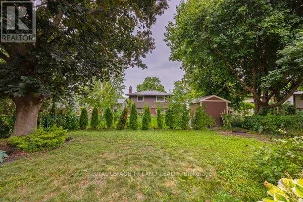 17 WINDING WAY CRESCENT