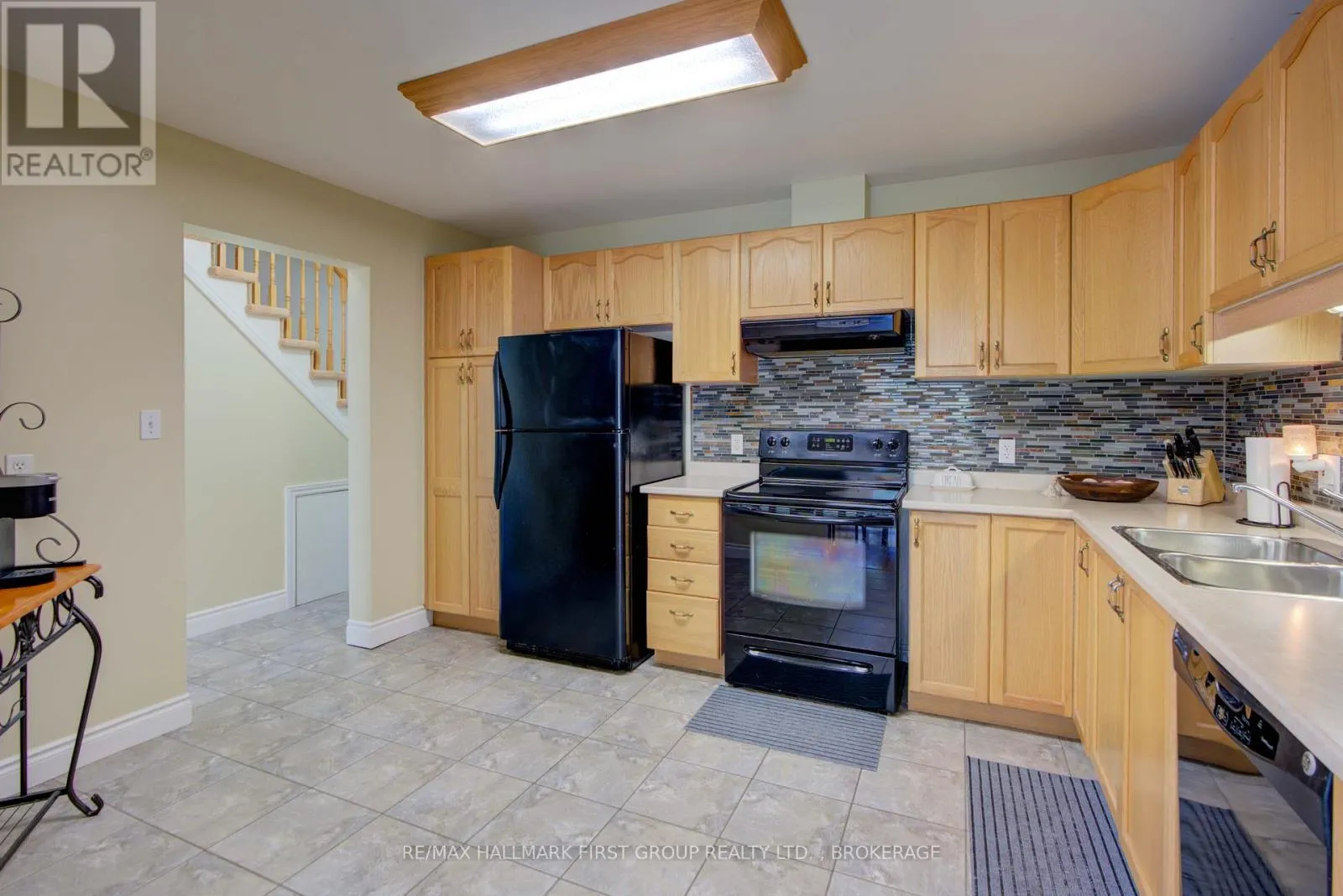 580 HERITAGE COURT