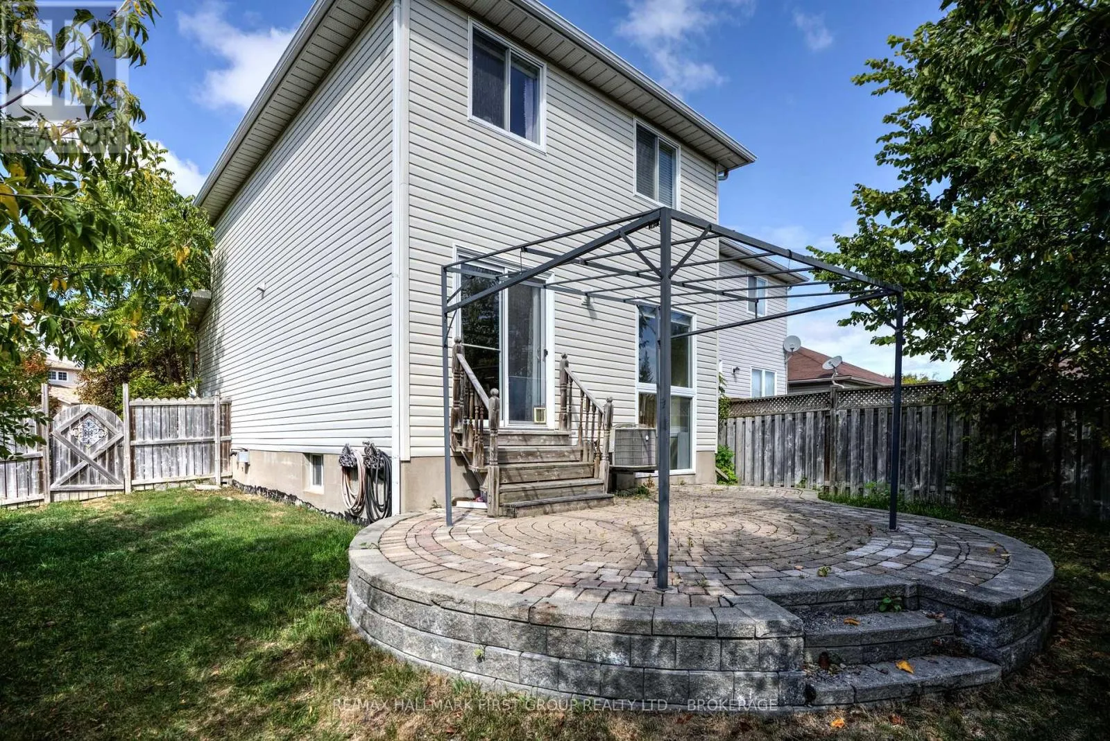 580 HERITAGE COURT