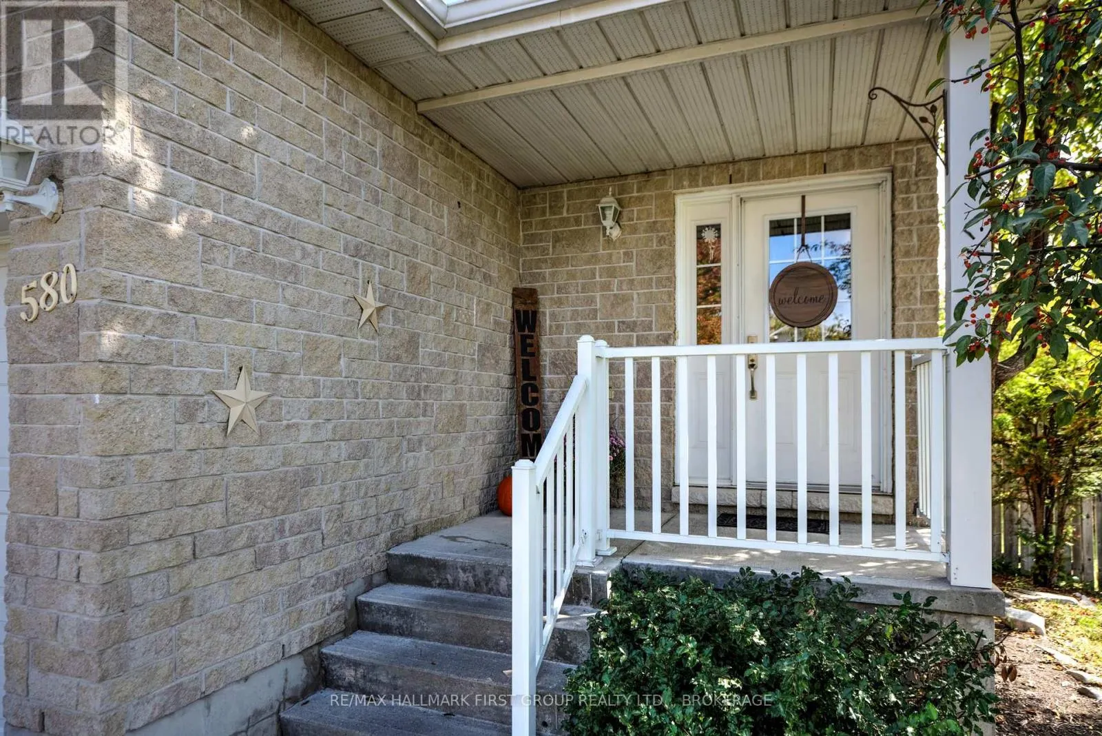 580 HERITAGE COURT