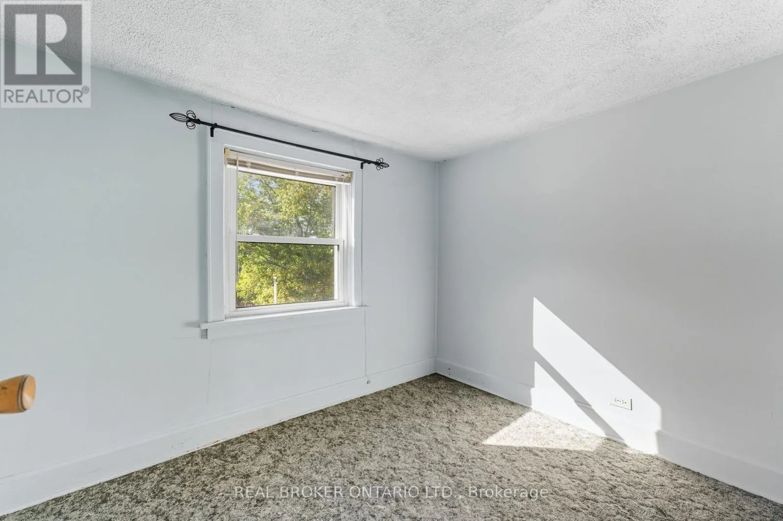 505 MAIN STREET E