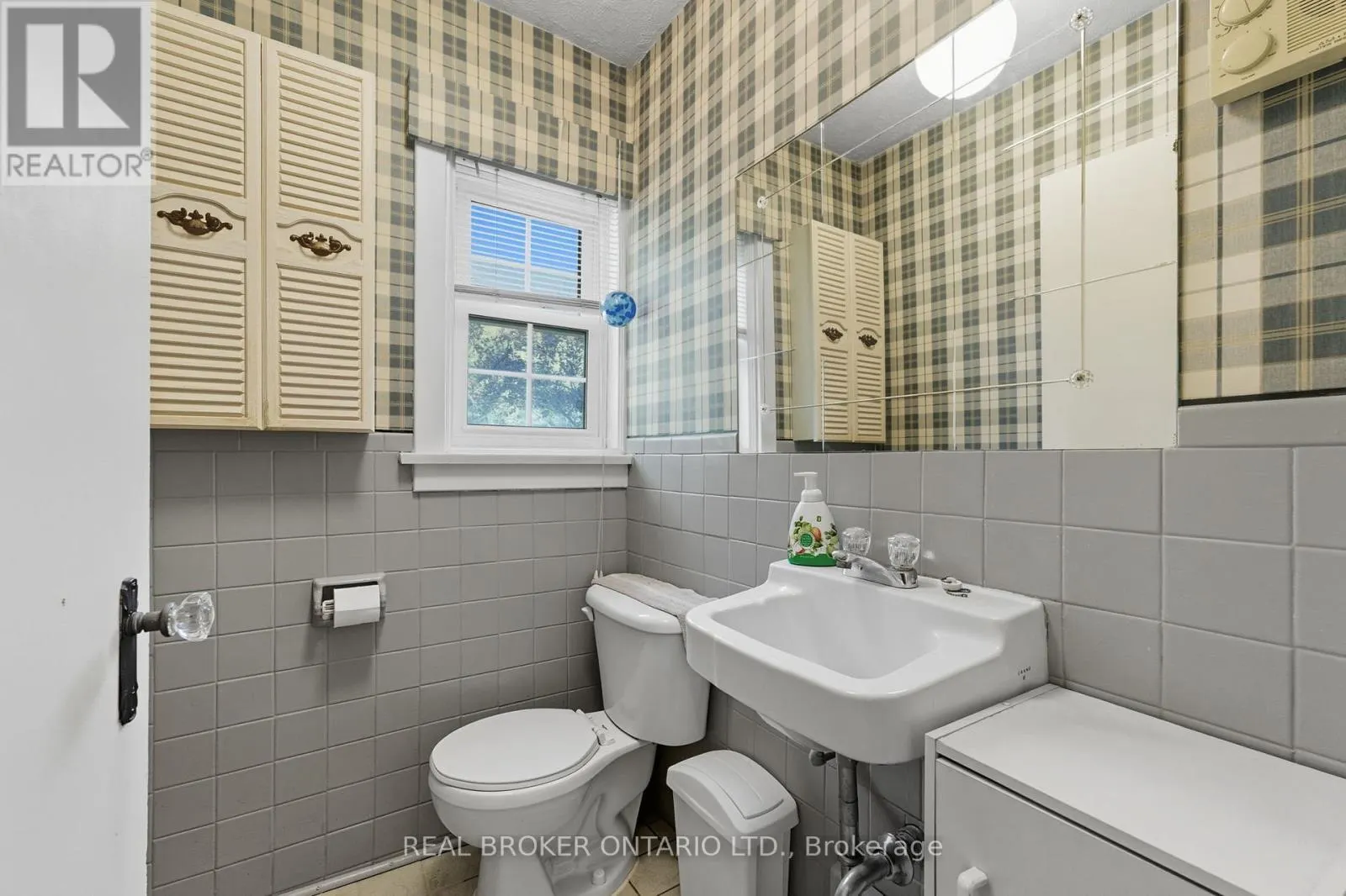 505 MAIN STREET E