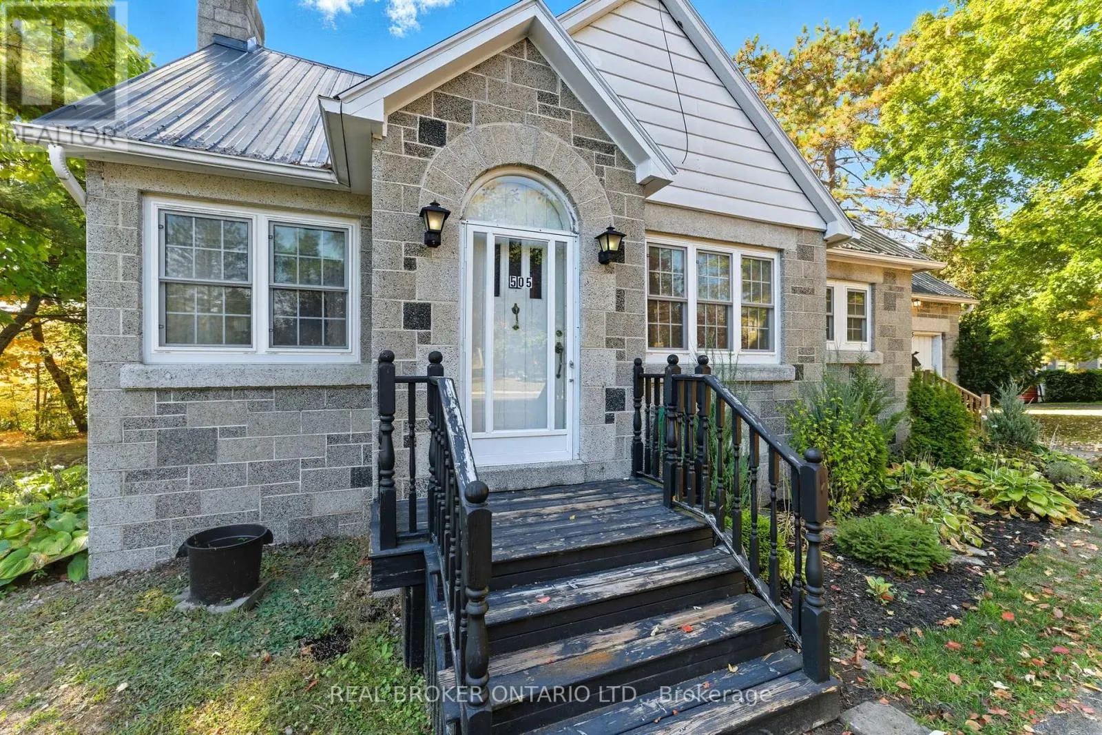 505 MAIN STREET E