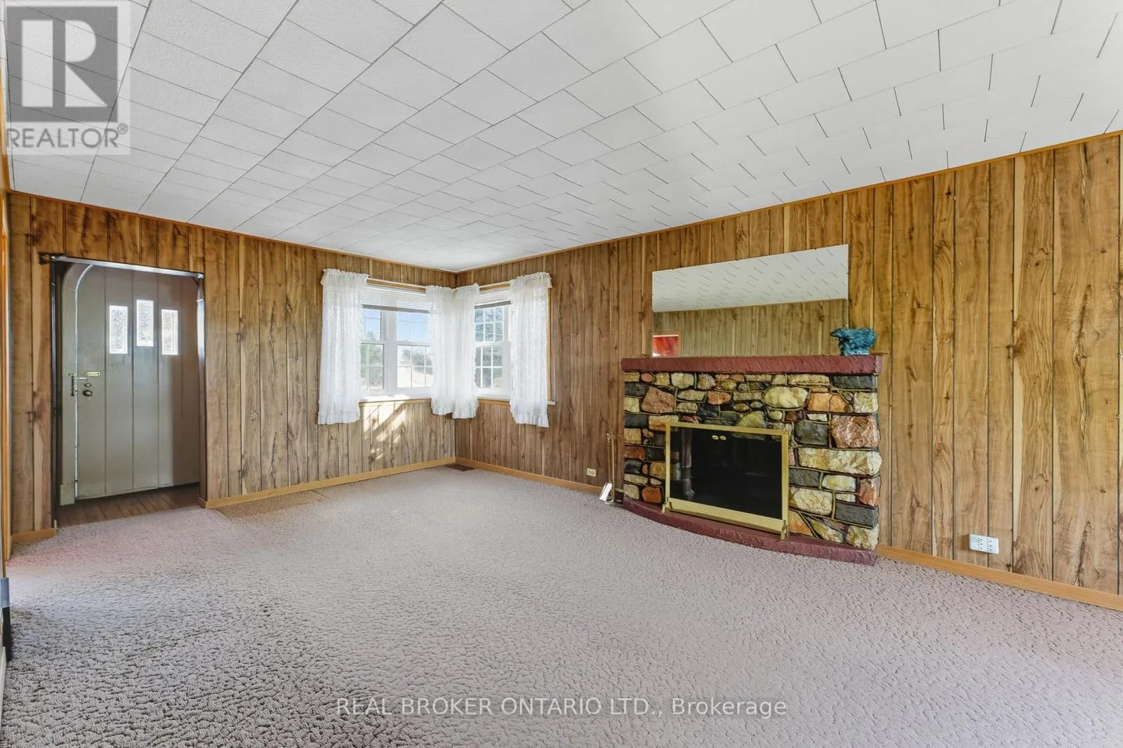 505 MAIN STREET E