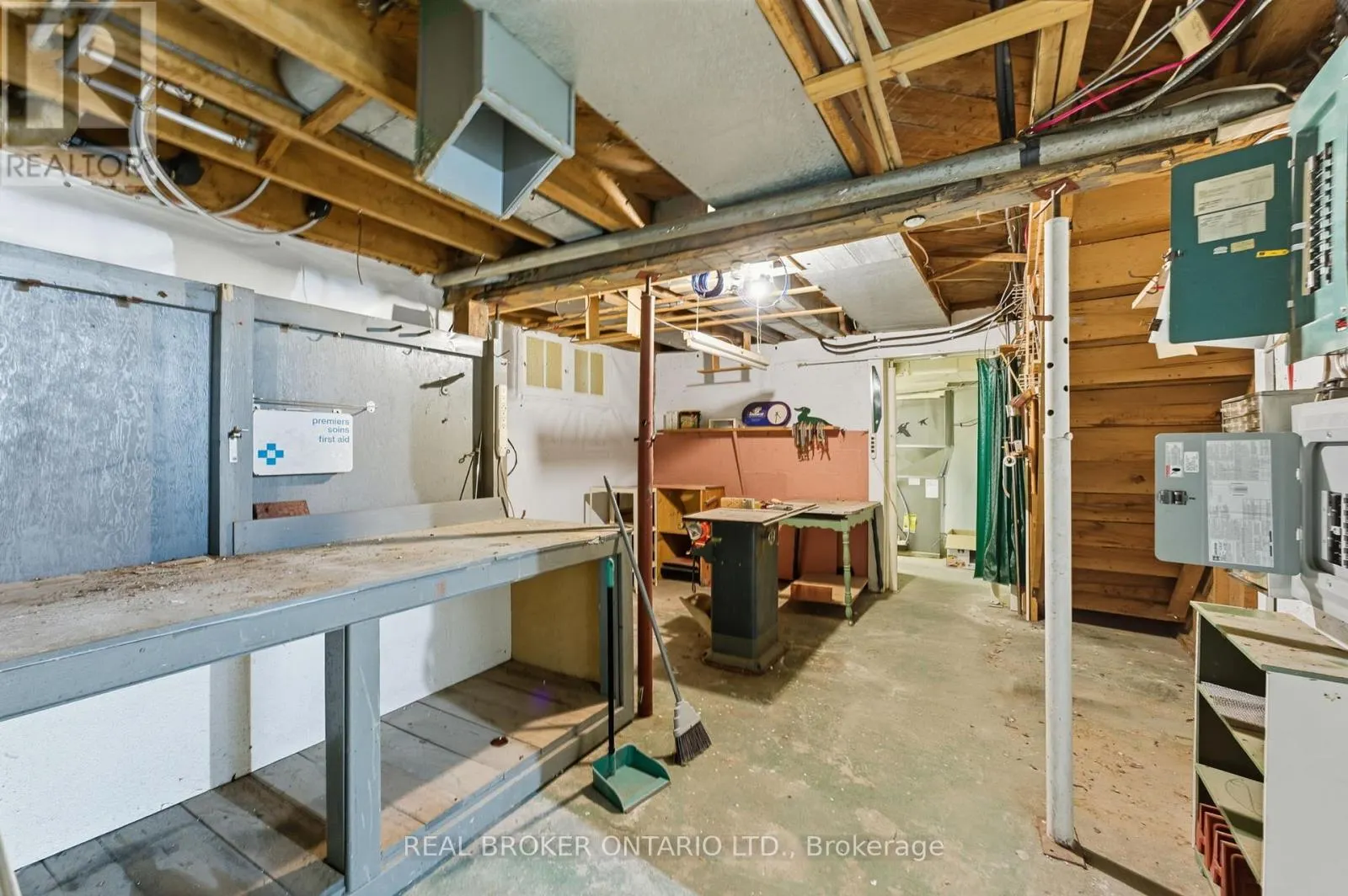 505 MAIN STREET E