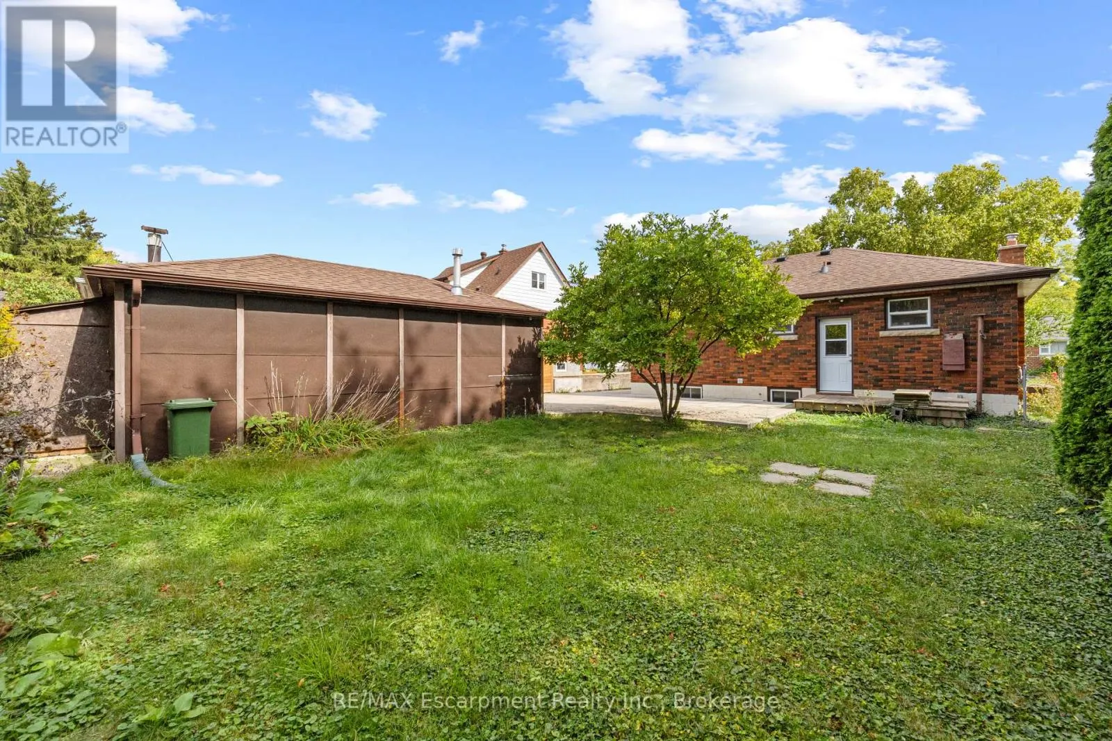 500 ROSSEAU ROAD