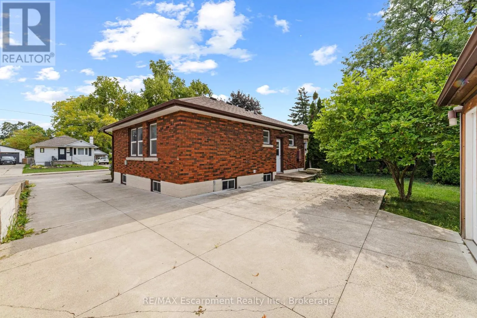 500 ROSSEAU ROAD
