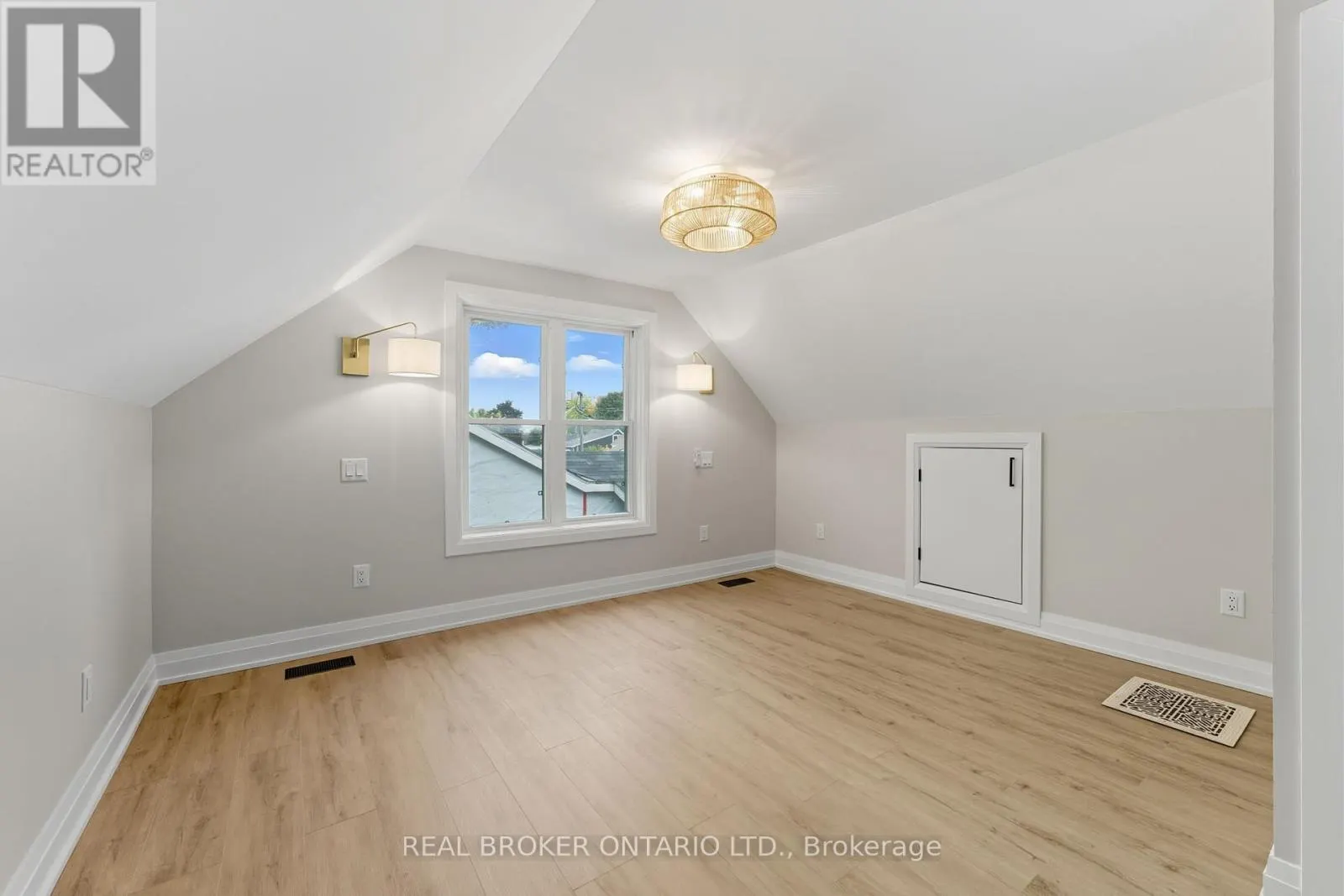 25 ROOSEVELT DRIVE