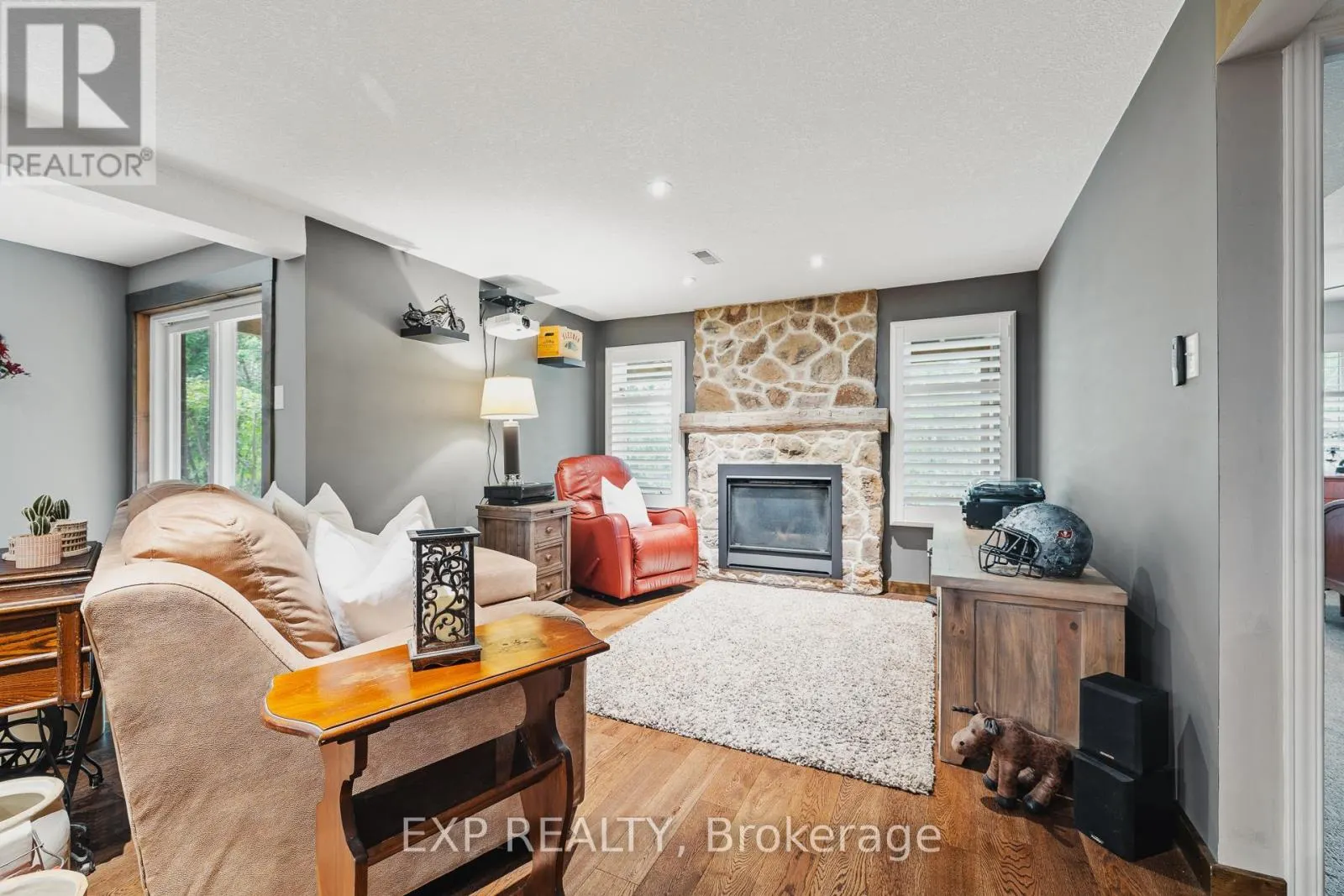 1 - 343 GEORGE STREET N
