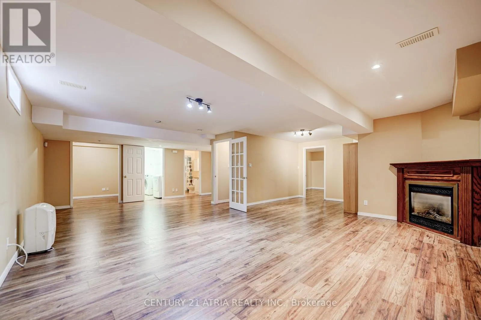 1654 RAVENWOOD DRIVE
