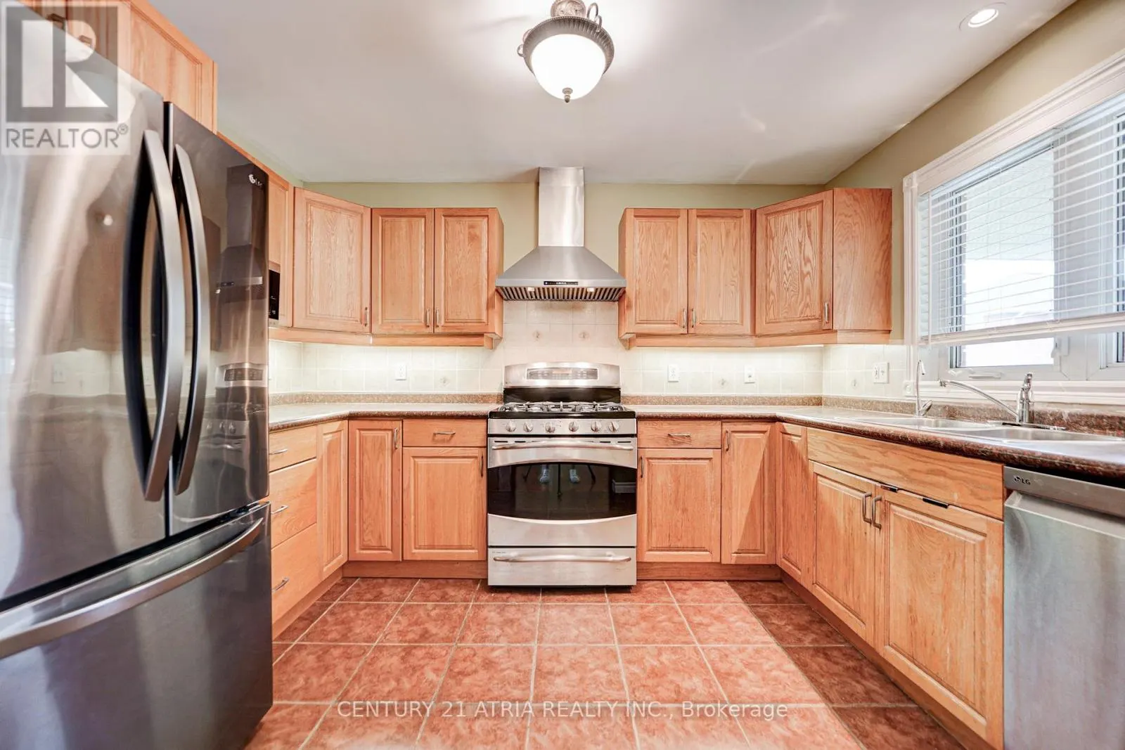 1654 RAVENWOOD DRIVE