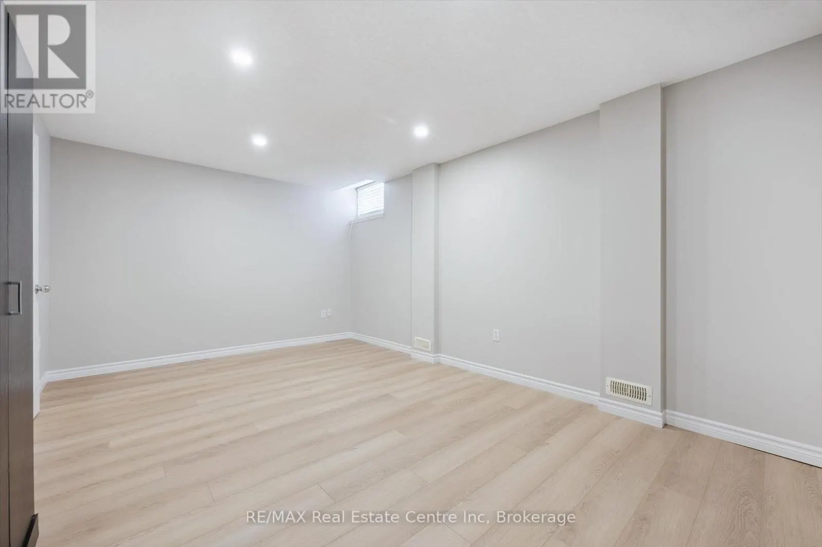 65 ROEHAMPTON CRESCENT