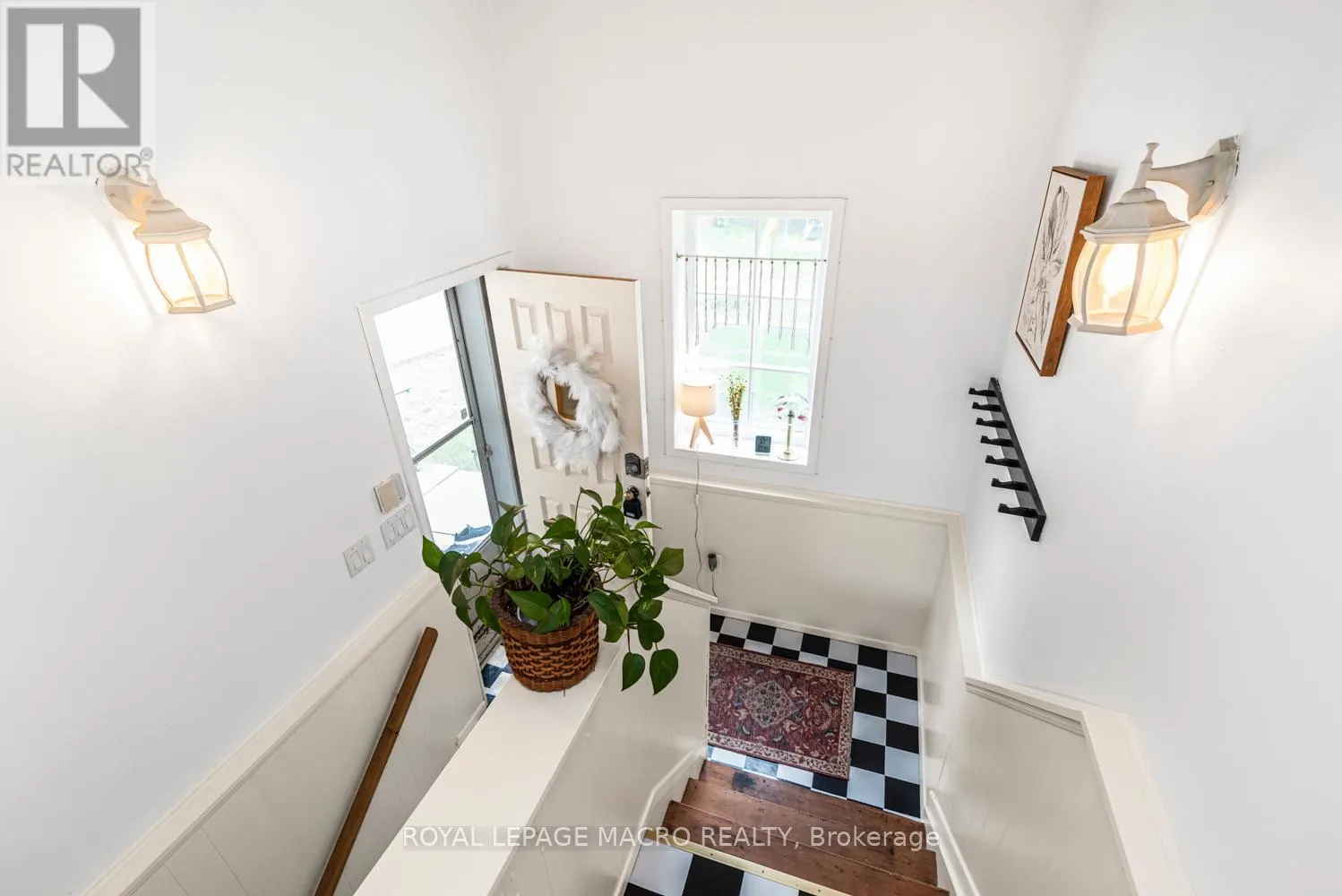28 LONGFELLOW AVENUE
