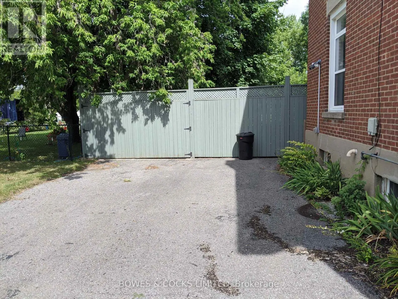 562 CAMERON STREET