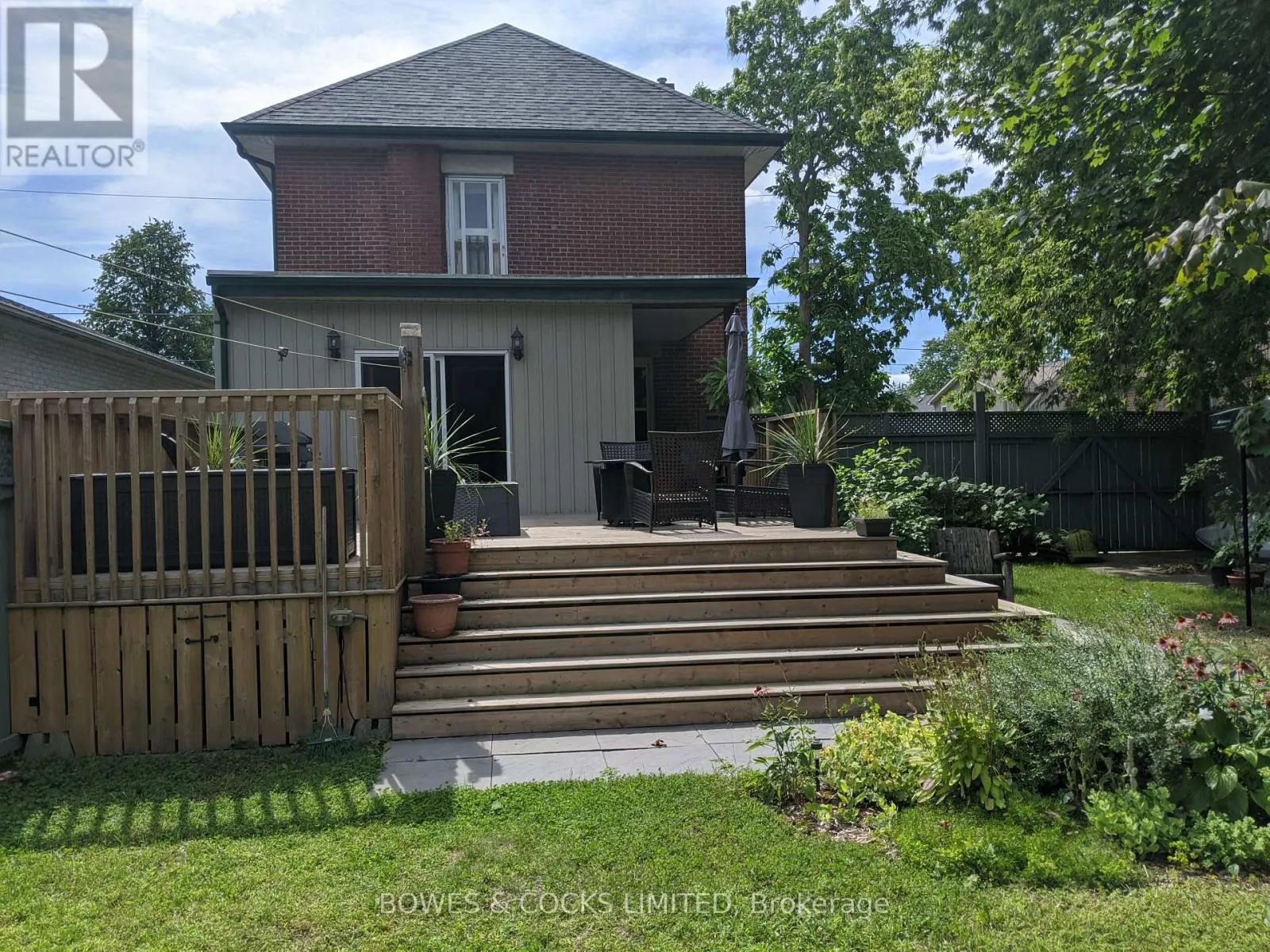 562 CAMERON STREET