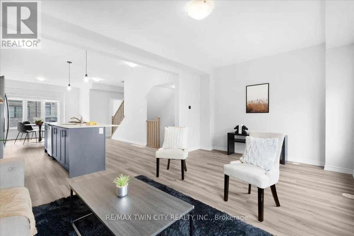 5 - 187 WILSON STREET W