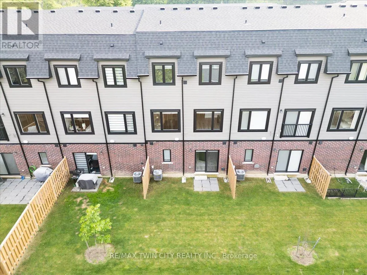 5 - 187 WILSON STREET W