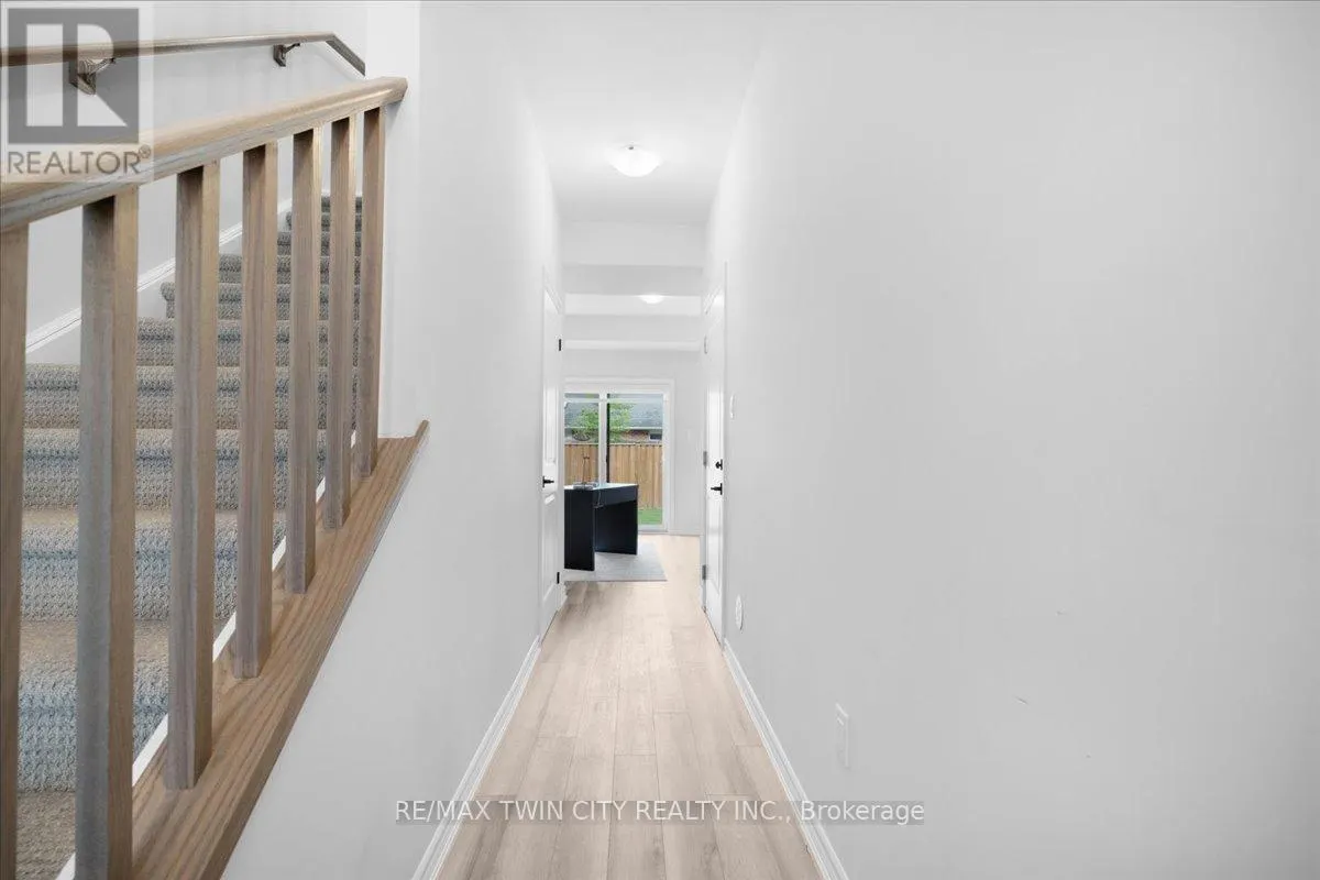 5 - 187 WILSON STREET W