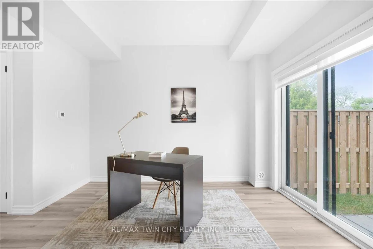 5 - 187 WILSON STREET W