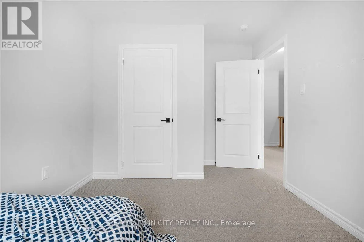 5 - 187 WILSON STREET W