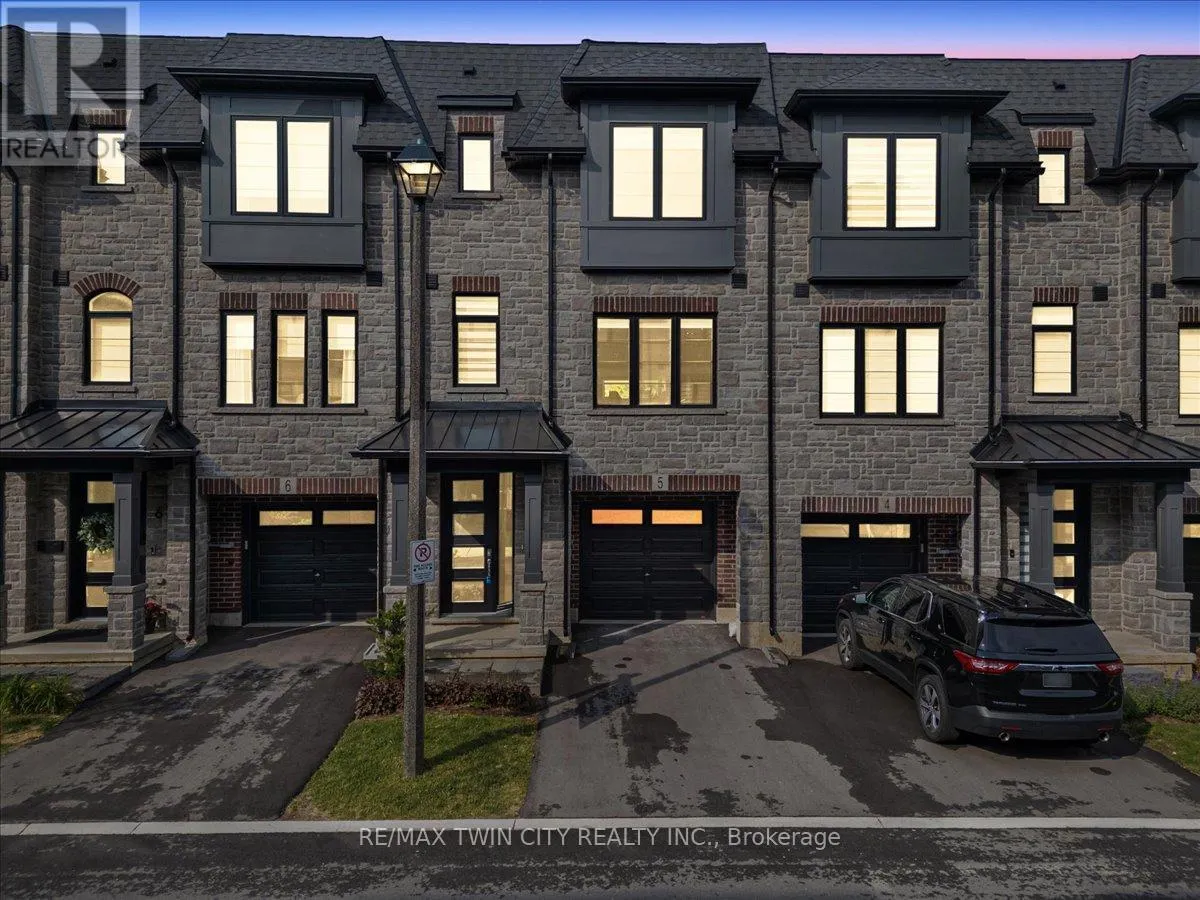 5 - 187 WILSON STREET W