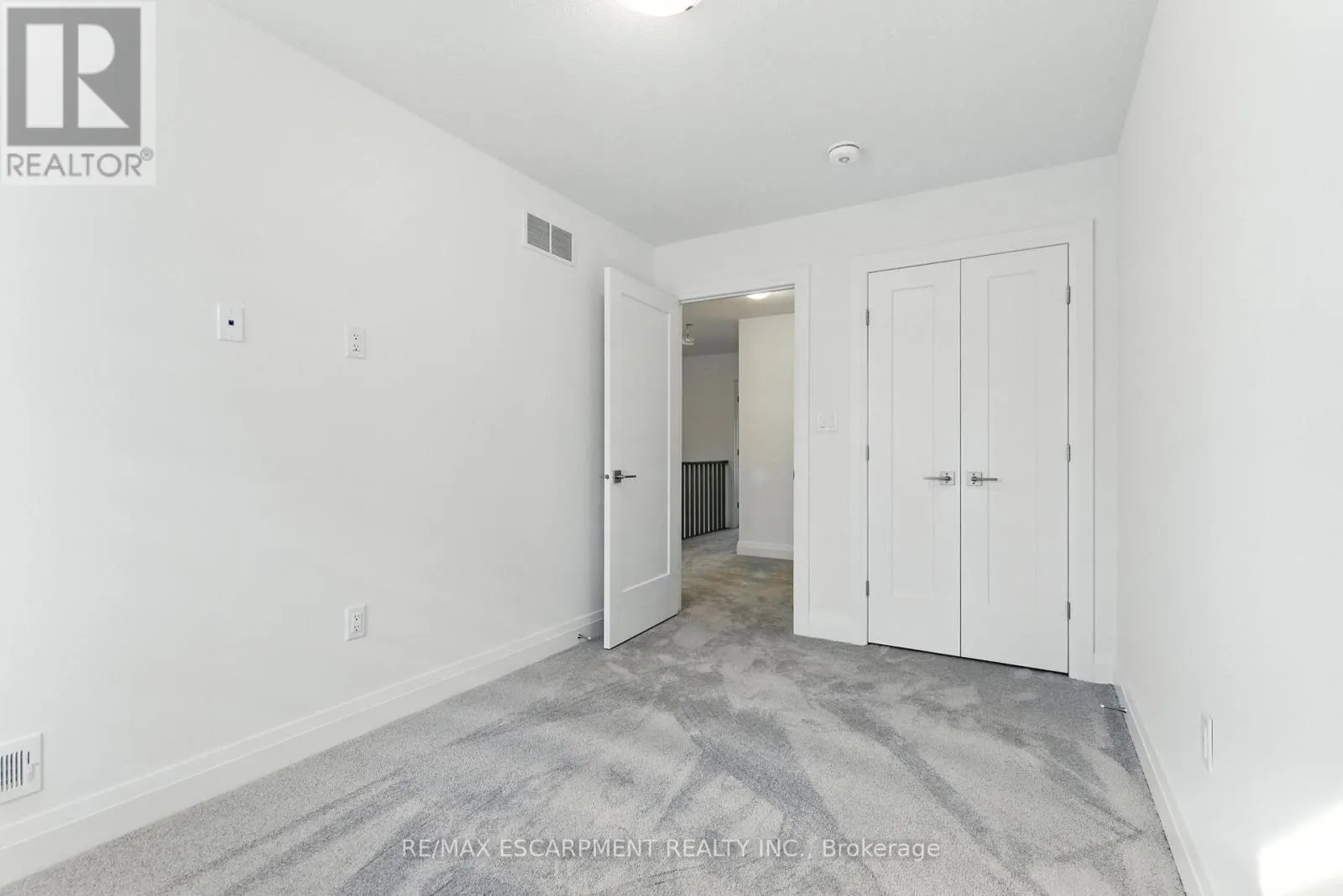4 CLEAR VALLEY LANE