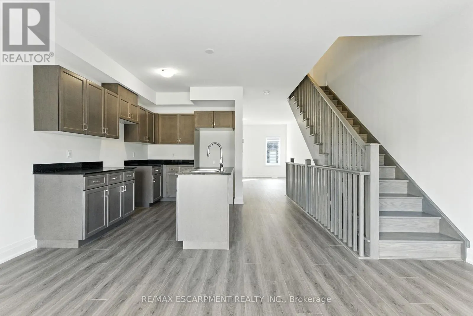 4 CLEAR VALLEY LANE