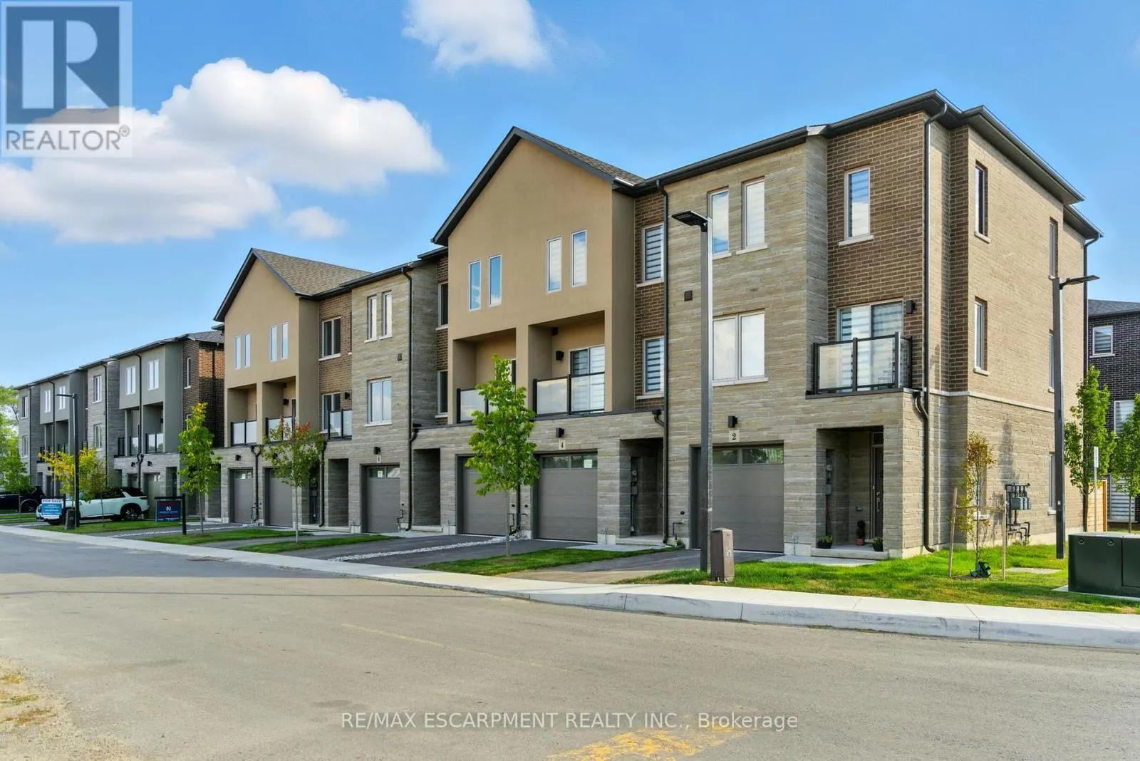 4 CLEAR VALLEY LANE
