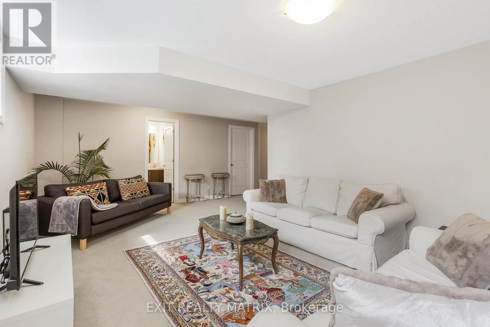 682 DECOEUR DRIVE
