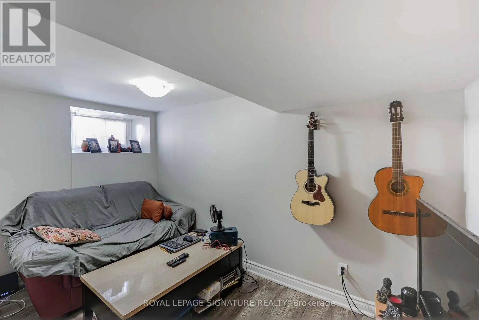 74 KENILWORTH AVENUE S