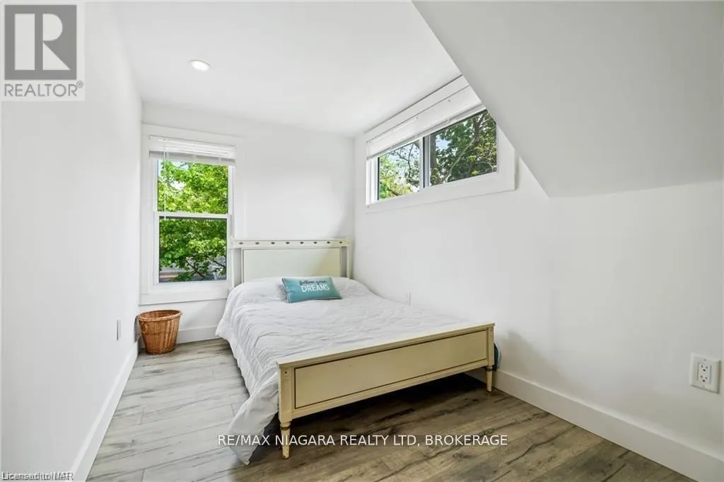 377 CAMBRIDGE ROAD W
