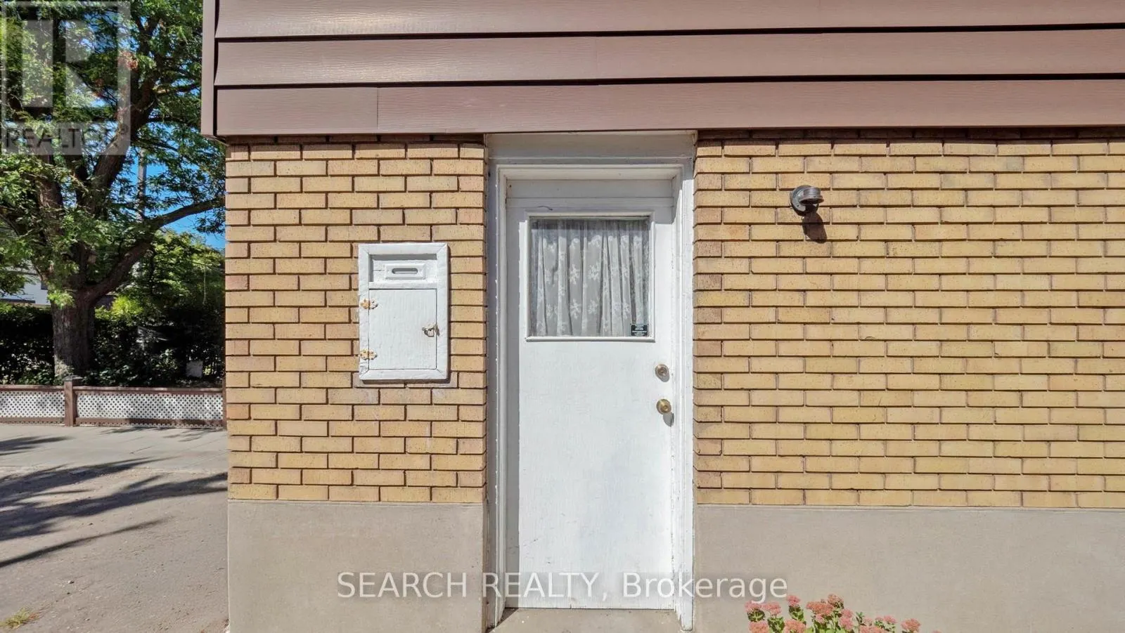 152 WEBER STREET N