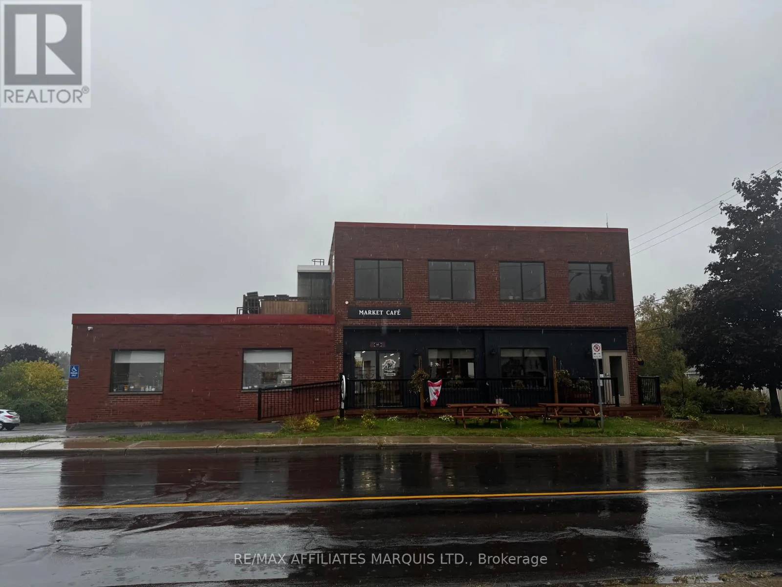 90 MAIN STREET S