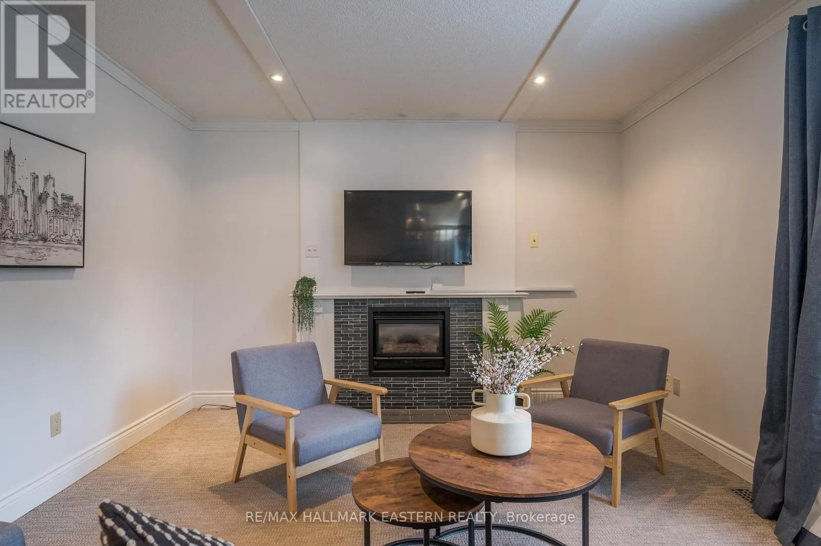 2196 LORRAINE DRIVE