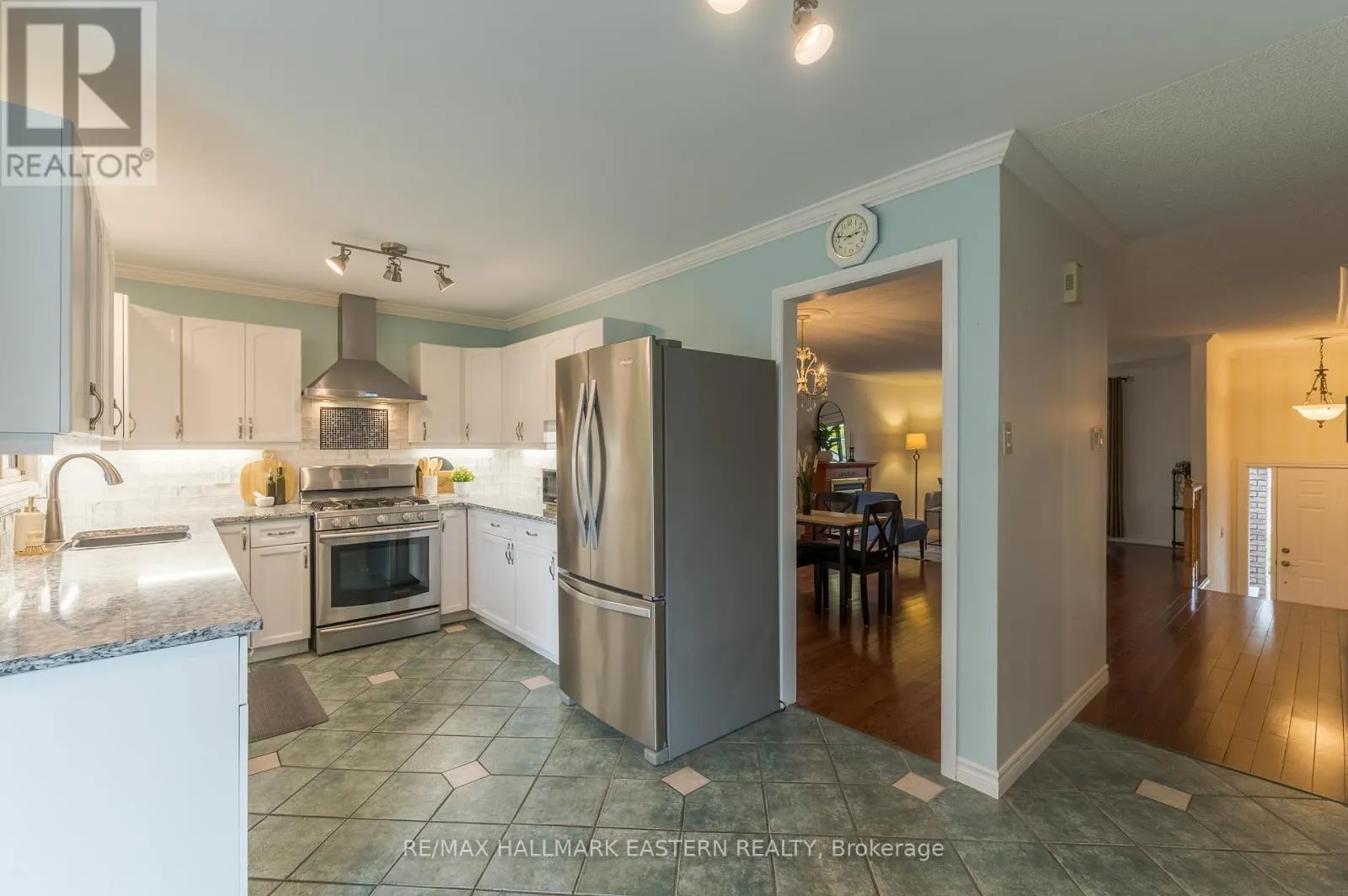 2196 LORRAINE DRIVE