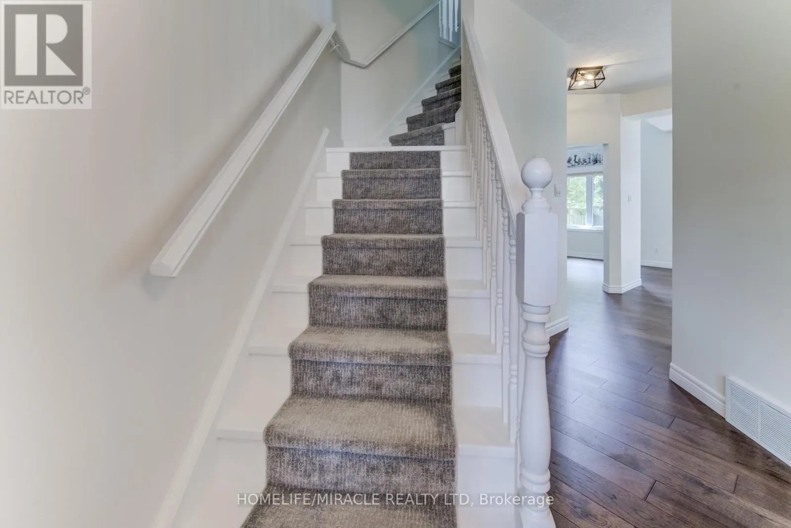 124 WINDING WOOD CRESCENT