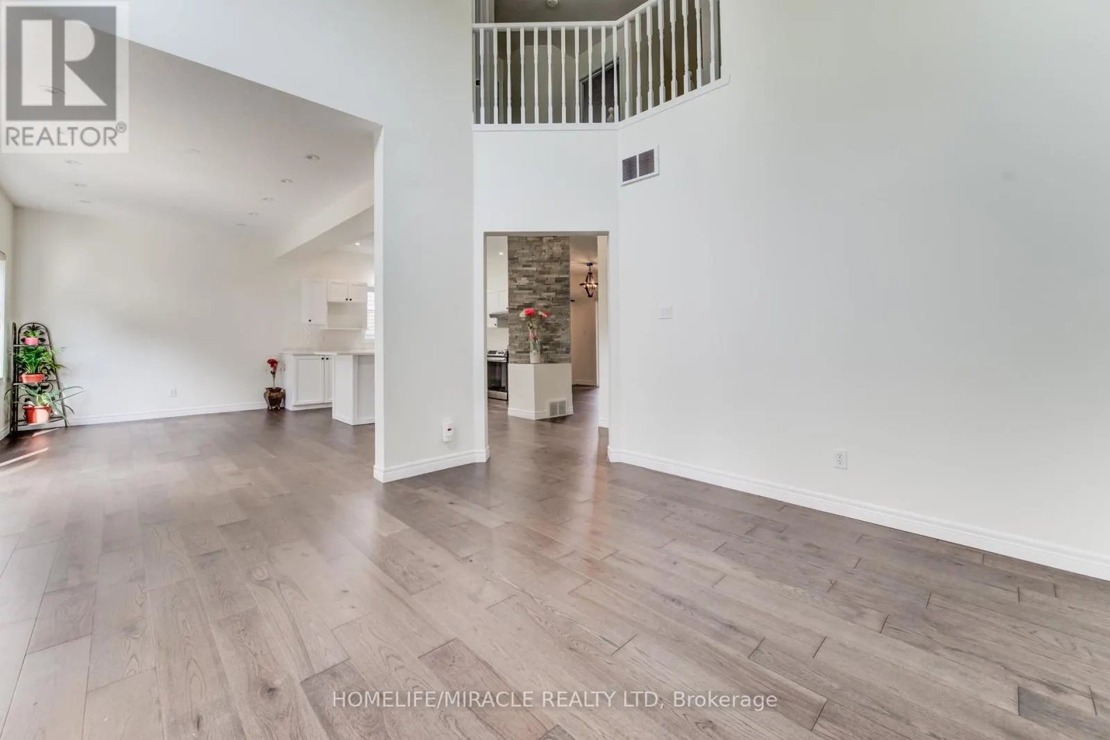124 WINDING WOOD CRESCENT