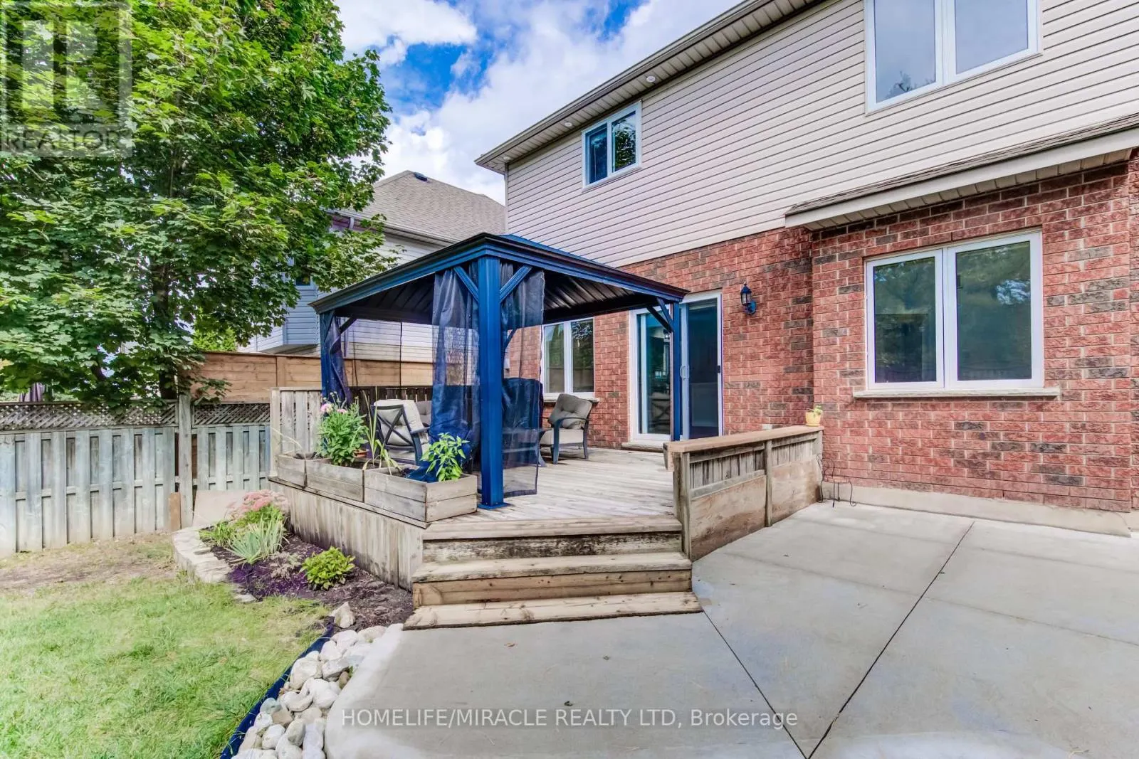 124 WINDING WOOD CRESCENT