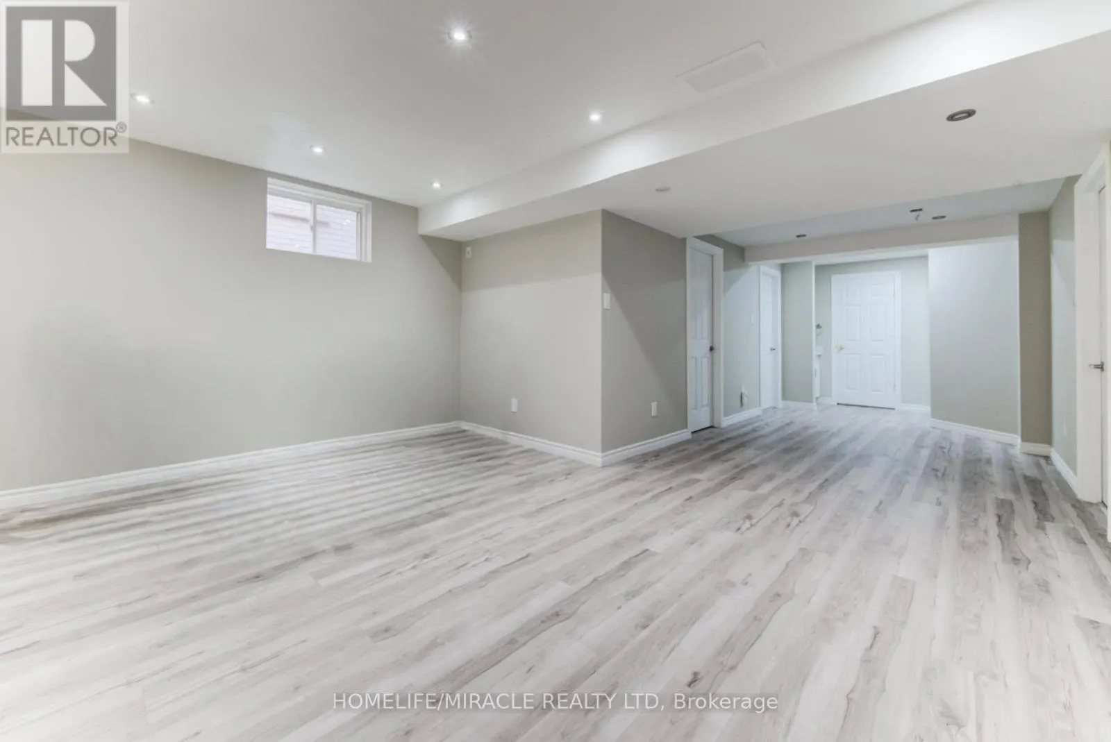 124 WINDING WOOD CRESCENT