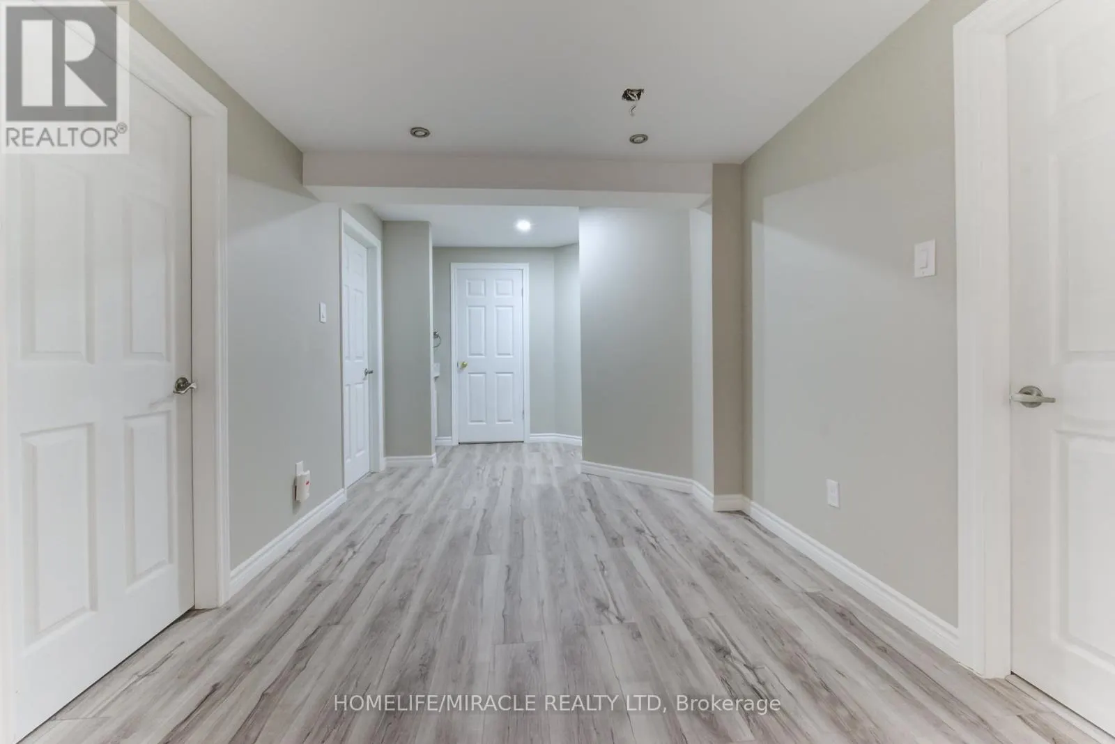 124 WINDING WOOD CRESCENT