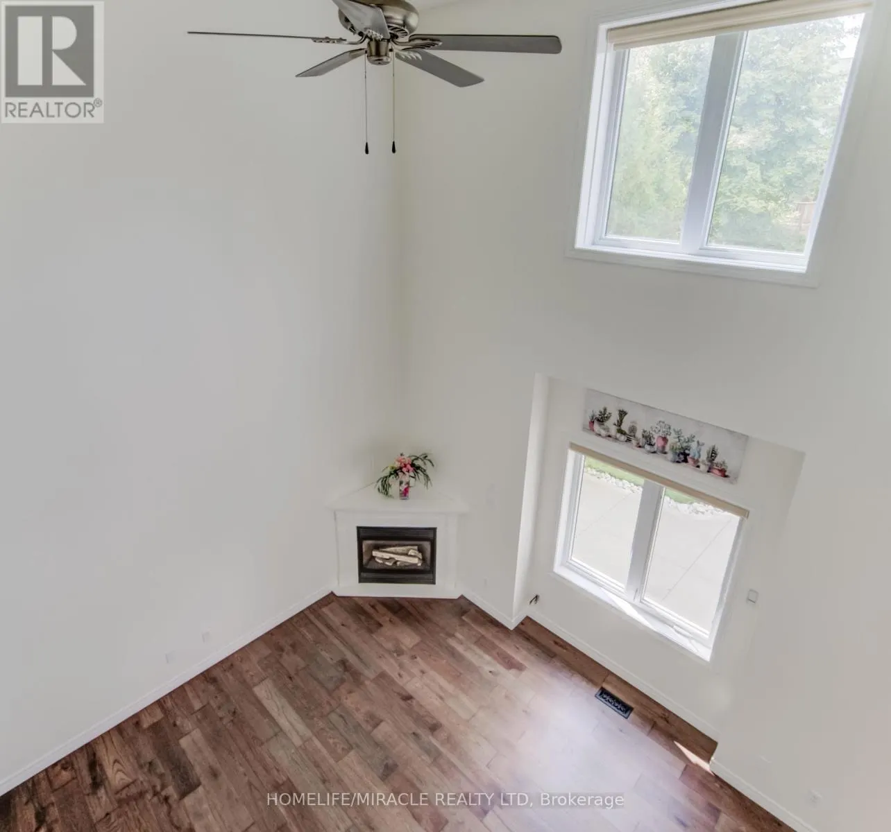 124 WINDING WOOD CRESCENT