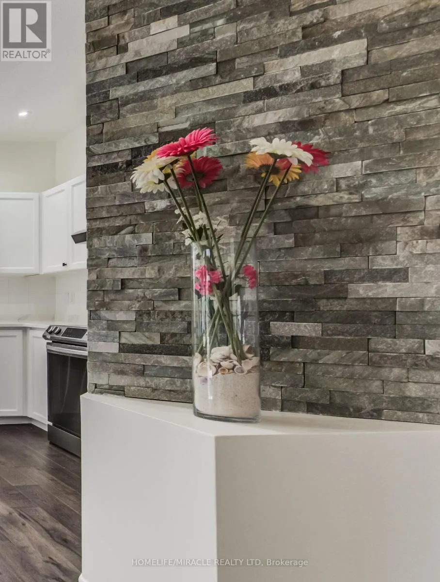 124 WINDING WOOD CRESCENT