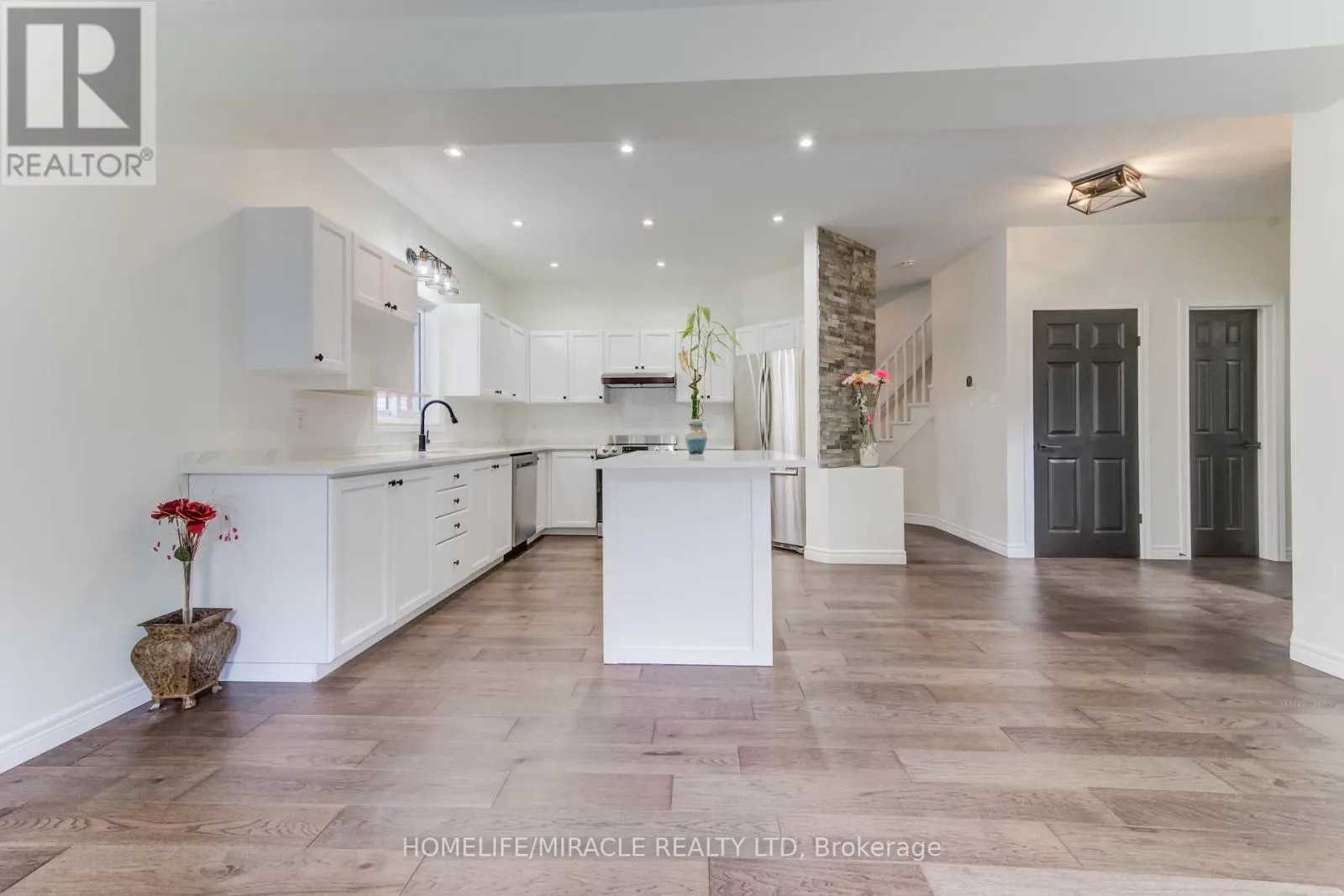 124 WINDING WOOD CRESCENT