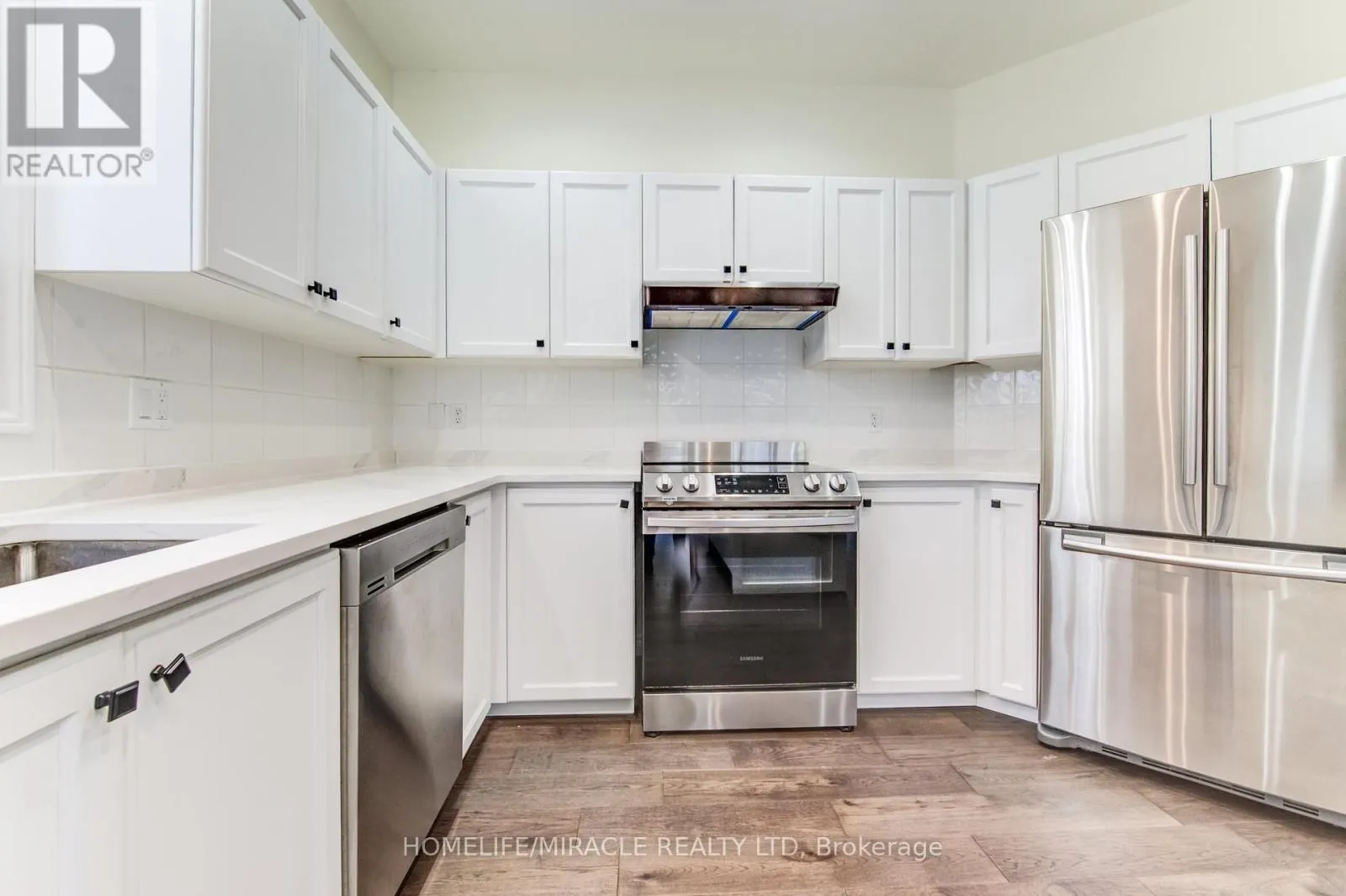 124 WINDING WOOD CRESCENT