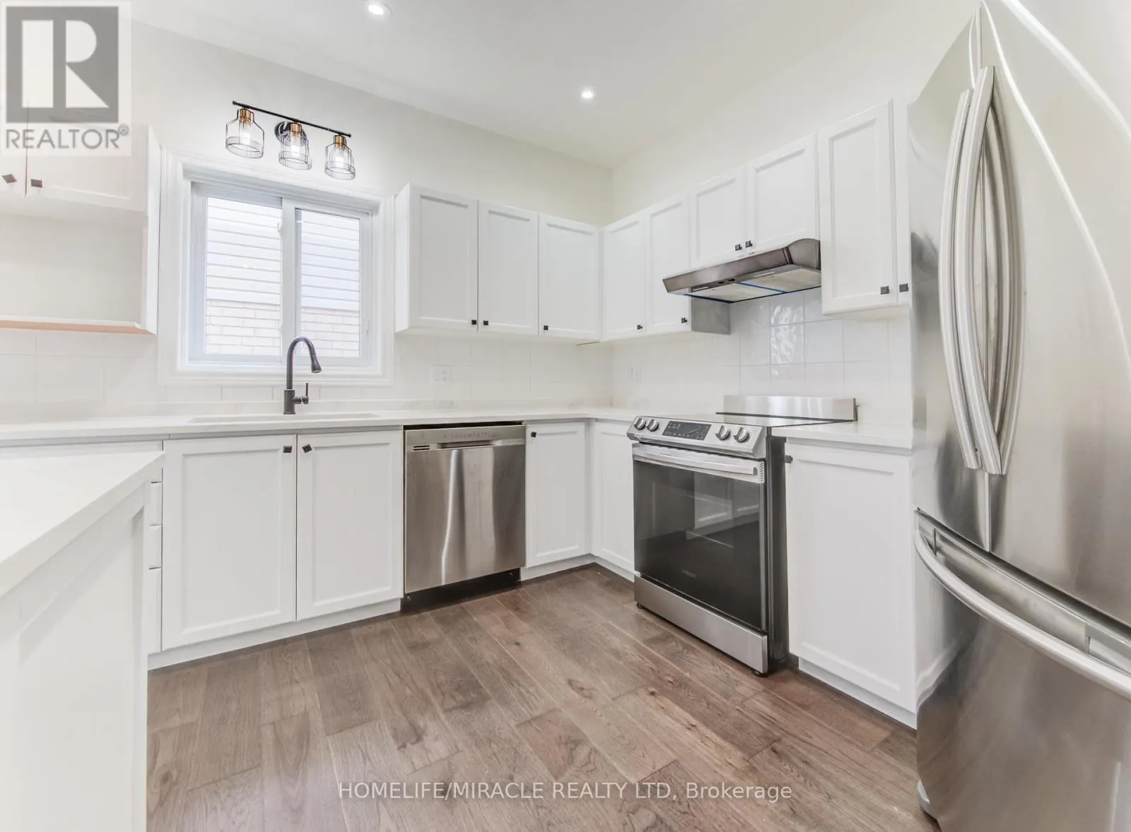 124 WINDING WOOD CRESCENT