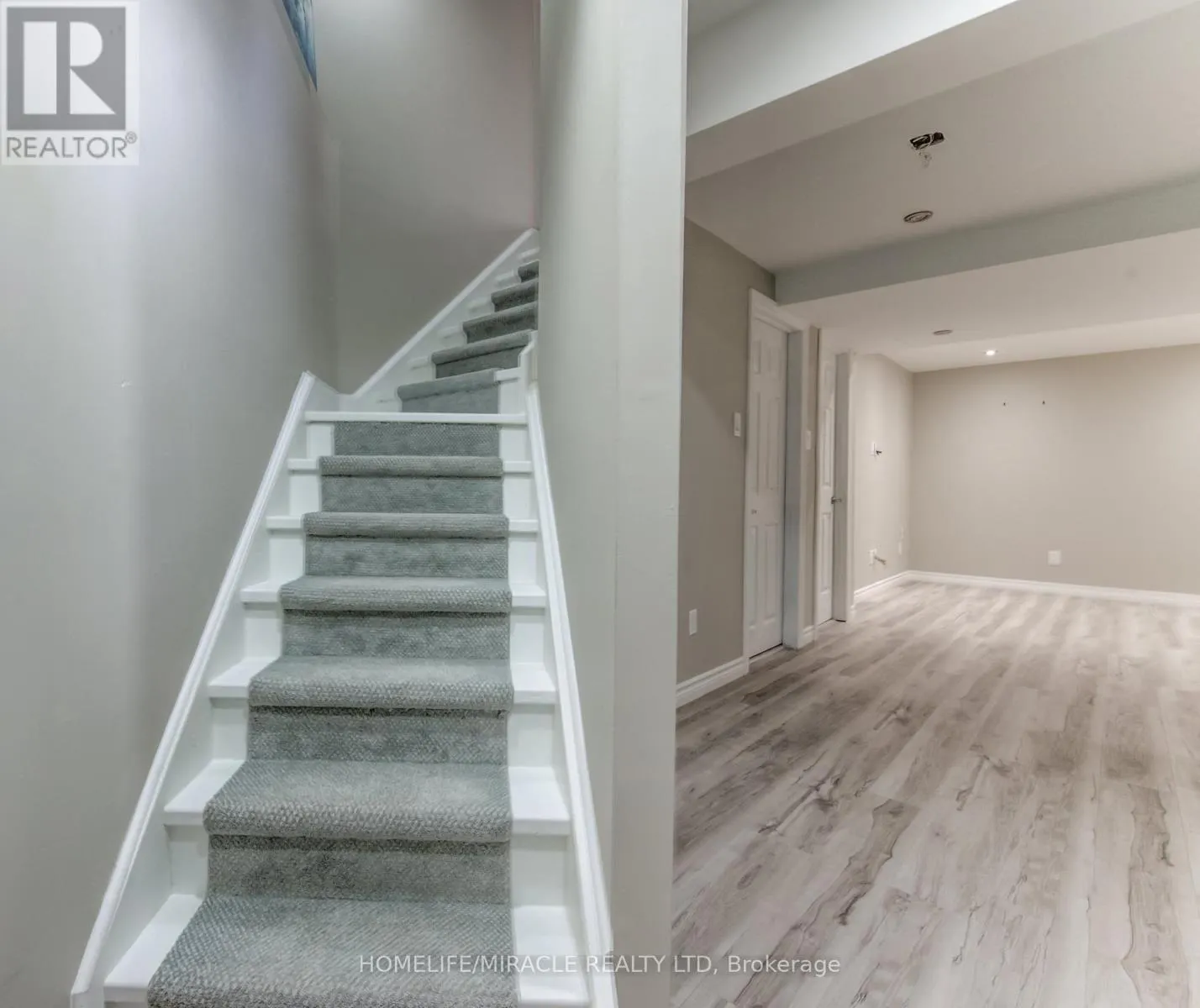 124 WINDING WOOD CRESCENT